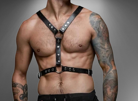 Front image of Model wearing Men’s Chest Harness